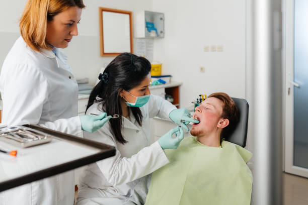 Best Broken or Cracked Tooth Emergency Dentist in Pawnee, IL